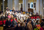 Na slavnost sv. Hedviky biskup ocenil farníky i pracovníky Charit z diecéze_foto_Z. Poruba_Člověk a Víra
