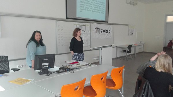 Komunitní pracovnice Diecézní charity ostravsko-opavské prezentuje činnost komunitní práce