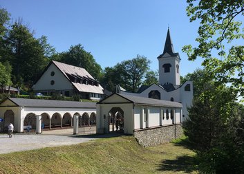 Poutníci z oblastních Charit i příznivci charitního díla se setkali v Mariahilf