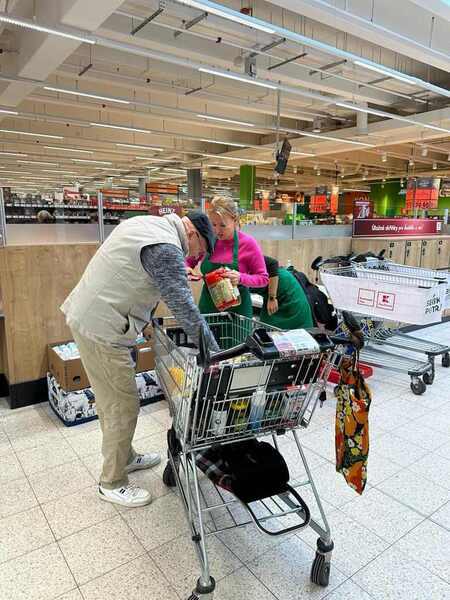 Lidé během sobotních nákupů darovali 714 kg potravin a 55,4 kg drogerie