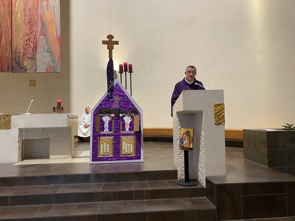 Společná mše s biskupem Martinem Davidem Společná mše s biskupem Martinem Davidem