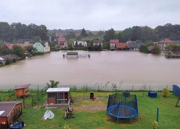 Jsme v kontaktu s obcemi zasaženými povodněmi a monitorujeme situaci