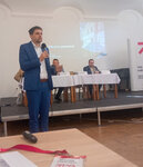 Ministr životního prostředí Hladík prezentuje na semináři o zelené energetice