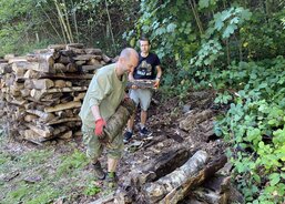 10_Uložili jsme dřevo