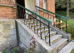 19_Znovu natřené schodiště