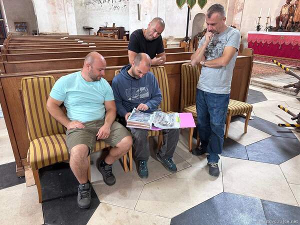 Prohlídka kostela s výkladem a ukázkou archivních fotek